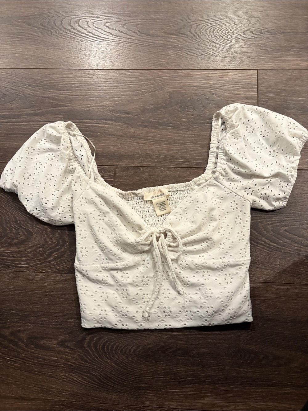 URBAN Romantics White Eyelet Puff-Sleeve Crop Top